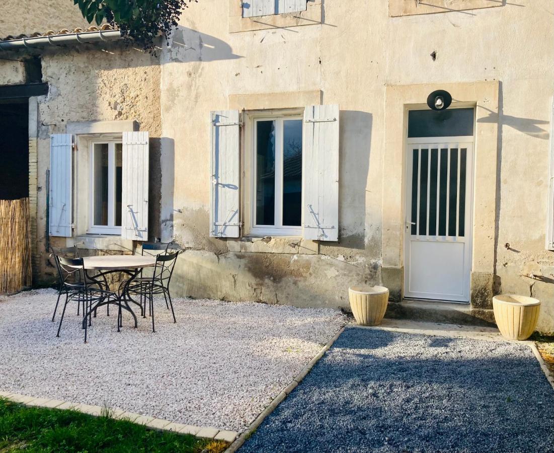 Le Riquet - Parking Et Jardin Prive, Clim, Rdc 卡斯泰尔诺达里 外观 照片