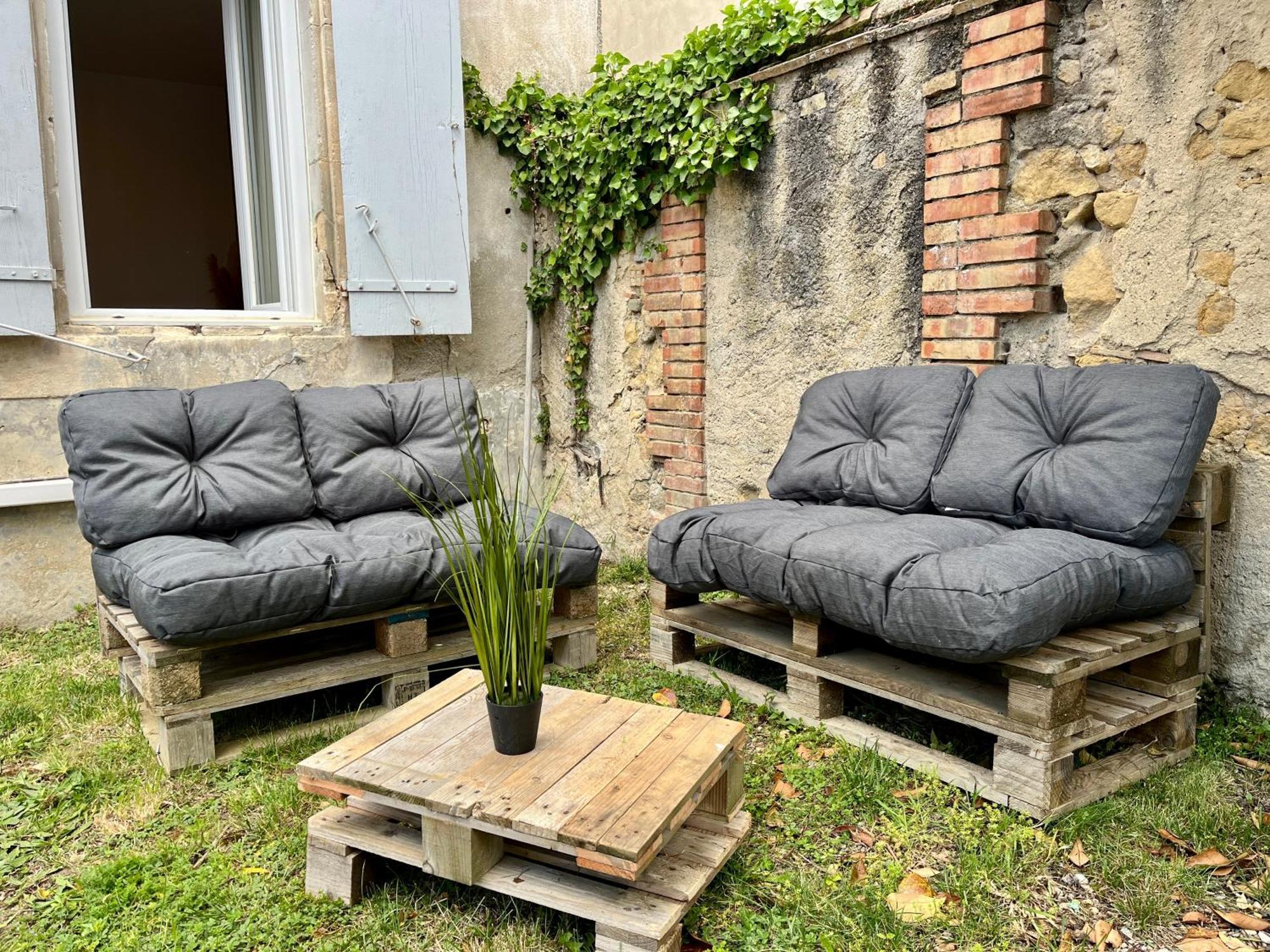 Le Riquet - Parking Et Jardin Prive, Clim, Rdc 卡斯泰尔诺达里 外观 照片